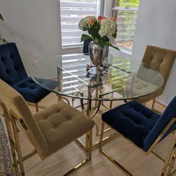 Dining table with 5 velvet Chairs (can sell separately)