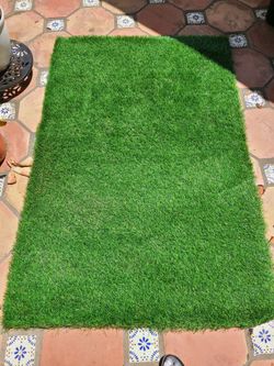 Great  condition Artificial Grass Rug 3x5FT, 1.38"