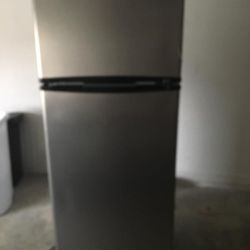 Refrigerator Used In Good Condition 