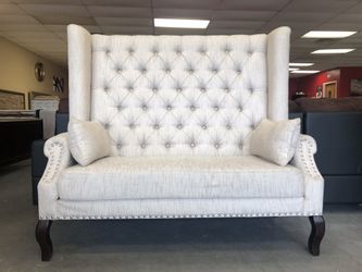 BRAND NEW LOVE SEAT CHAIR