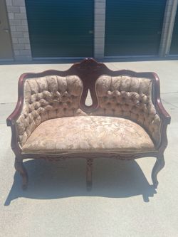 Couch set