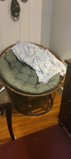 Round wicker chair