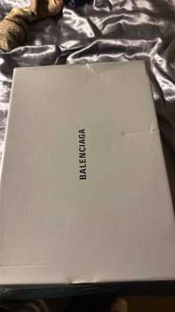 Balenciaga Runner Sneaker “white” sIze 7 (EU40)