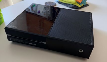 Xbox One w/ Games