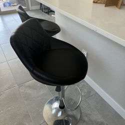 2 Bar Stools