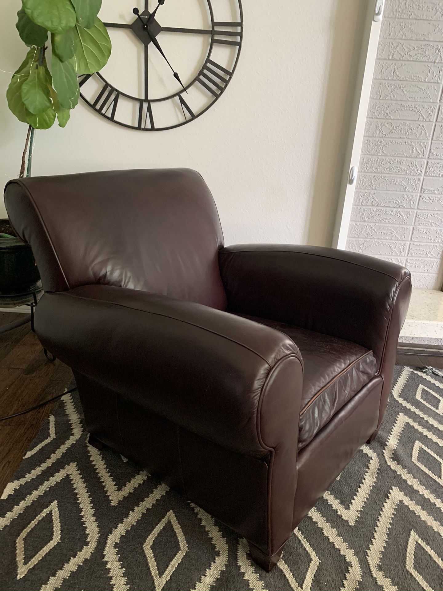 Pottery Barn Manhattan Leather Chair $1500 new