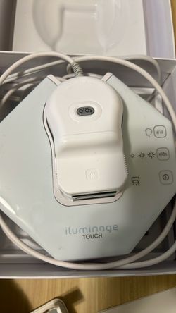 Iluminage Touch IPL Hair Removal Device