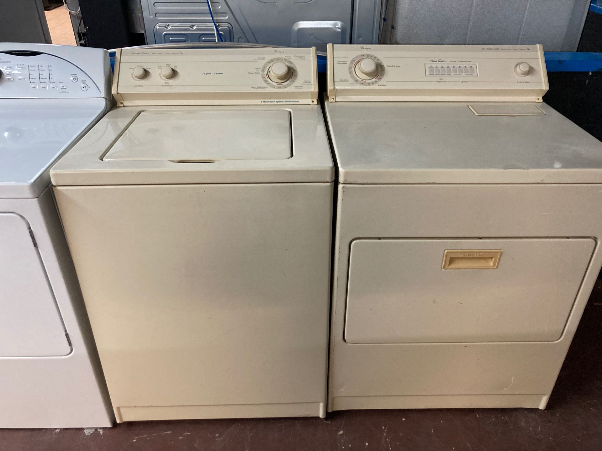 Whirlpool Washer and Dryer set Heavy Duty Super Capacity! for Sale in