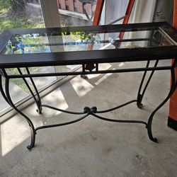 Free - Table