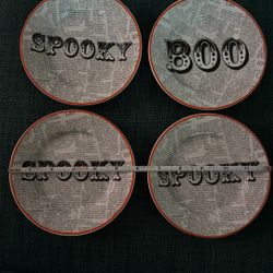 4 Wicked Halloween Plates. 