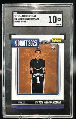 2023-24 Panini Instant Victor Wembanyama #DN-1 RC SA Spurs SGC 10