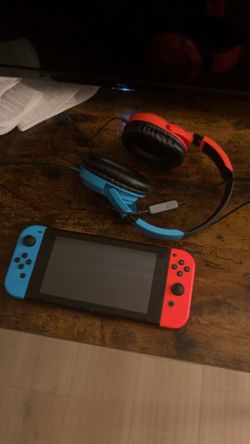 NINTENDO SWITCH (Neon Red/Blue) with headset