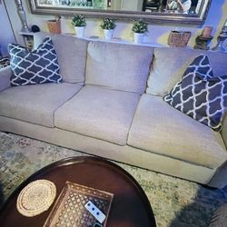 Couch Ashley Furniture
