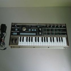 Microkorg 37 Key Synthesizer 