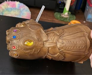 Disney Parks Thanos Infinity Gauntlet Souvenir Sipper with Straw New