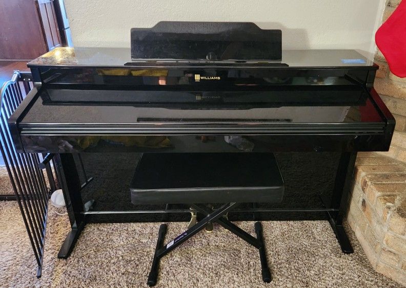 Williams Overture 3 Digital Piano **Like New**