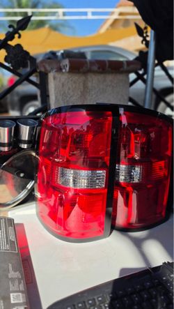 Tail lights 2014-2019 Chevy/ GMC