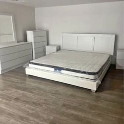 Queen Size Bedroom Set - Juego De Cuarto Tamaño Queen 