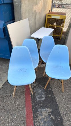 4 Chairs