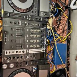 Pioneer CDJ 2000 nexus Pair 