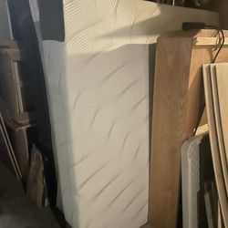 King Size Tempur Medic Bed Set