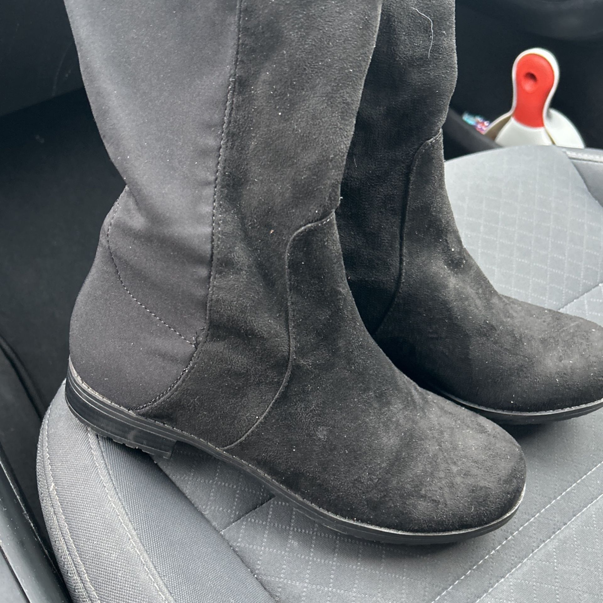 Suede-like boots