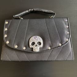 Black and silver skull bag #goth #punk