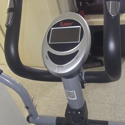 Sunny Health & Fitness Elliptical Machine – Like New (Fully Assembled)
