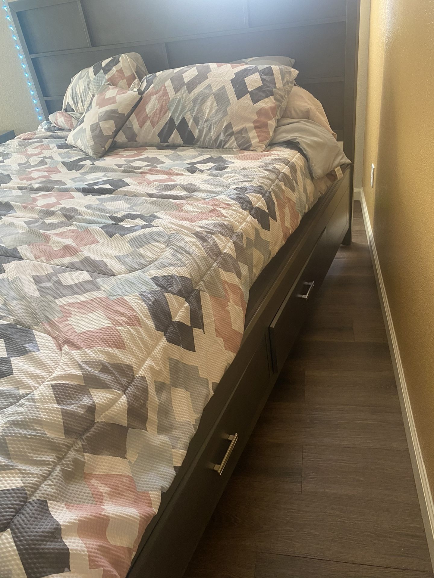 Cali KING BED ROOM SET 