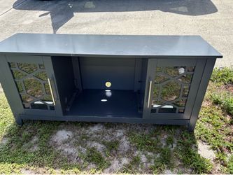 Entertainment center