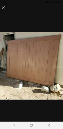 Vinyl fence panel