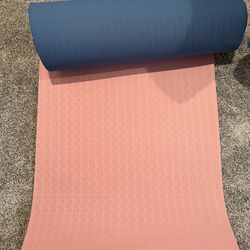 Double sided yoga mat
