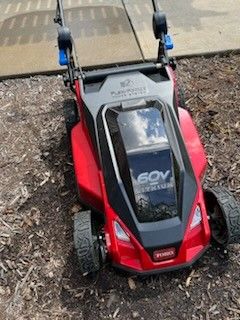 Toro BATTERY MOWER Duel BLADE