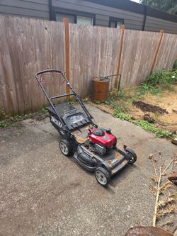 Black Max 21” Self-Propelled Gas Lawn Mower