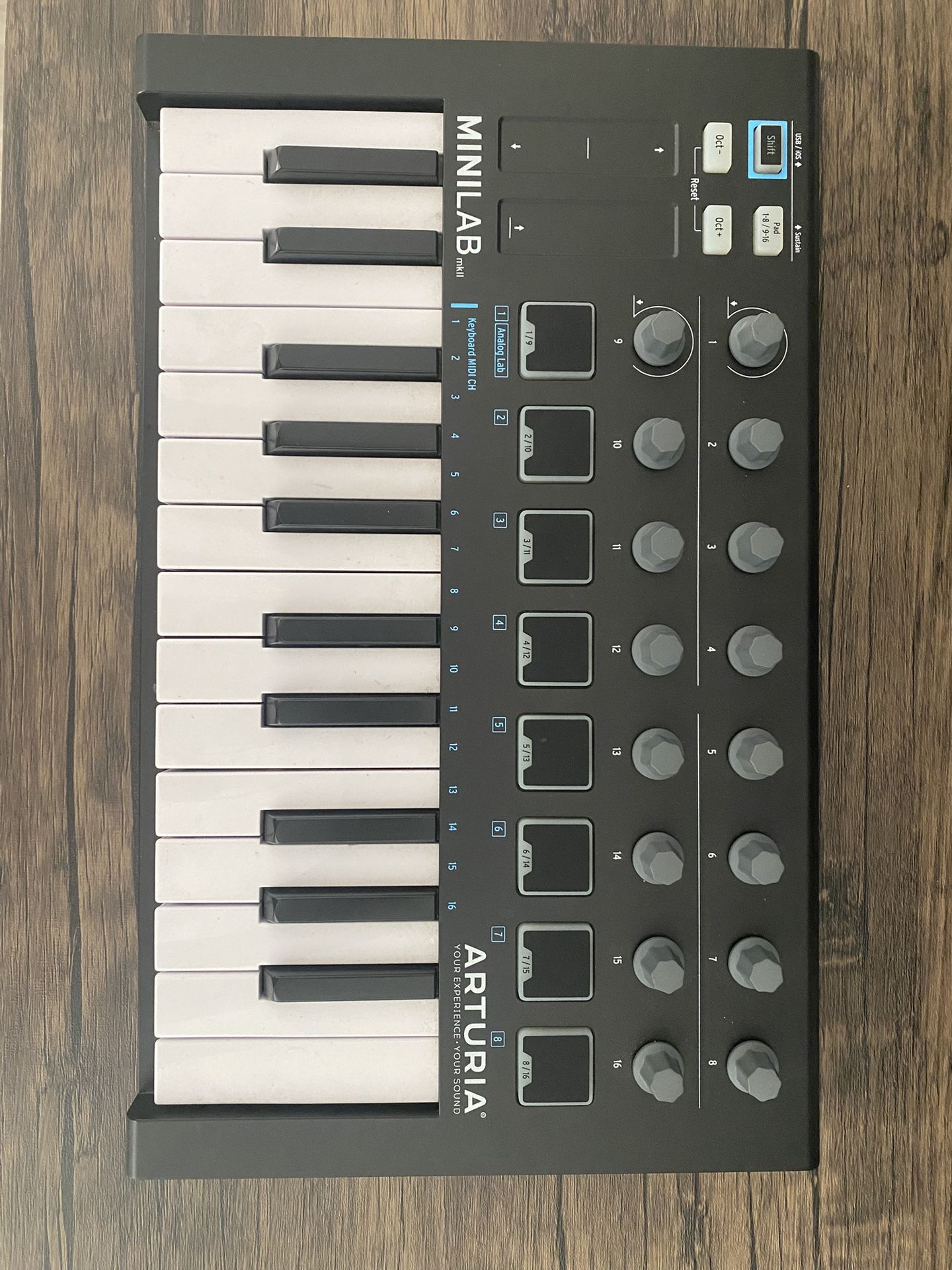 Arturia MiniLab MkII Mini Hybrid Keyboard Controller Black Edition