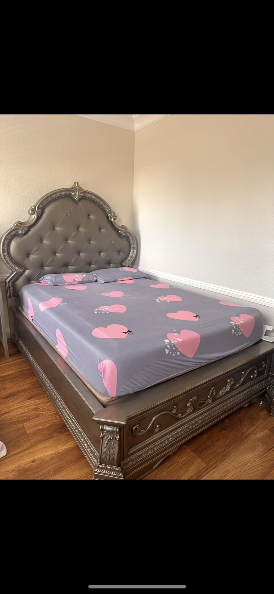 Bed and small shelf very good condition