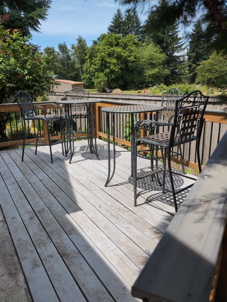Tall Table And Chairs