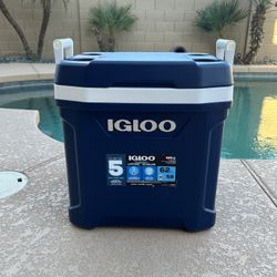 Igloo MaxCold Latitude 62 QT Rolling Cooler Dark Blue New