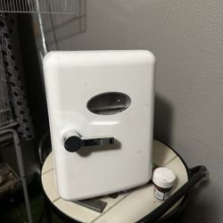 mini fridge 