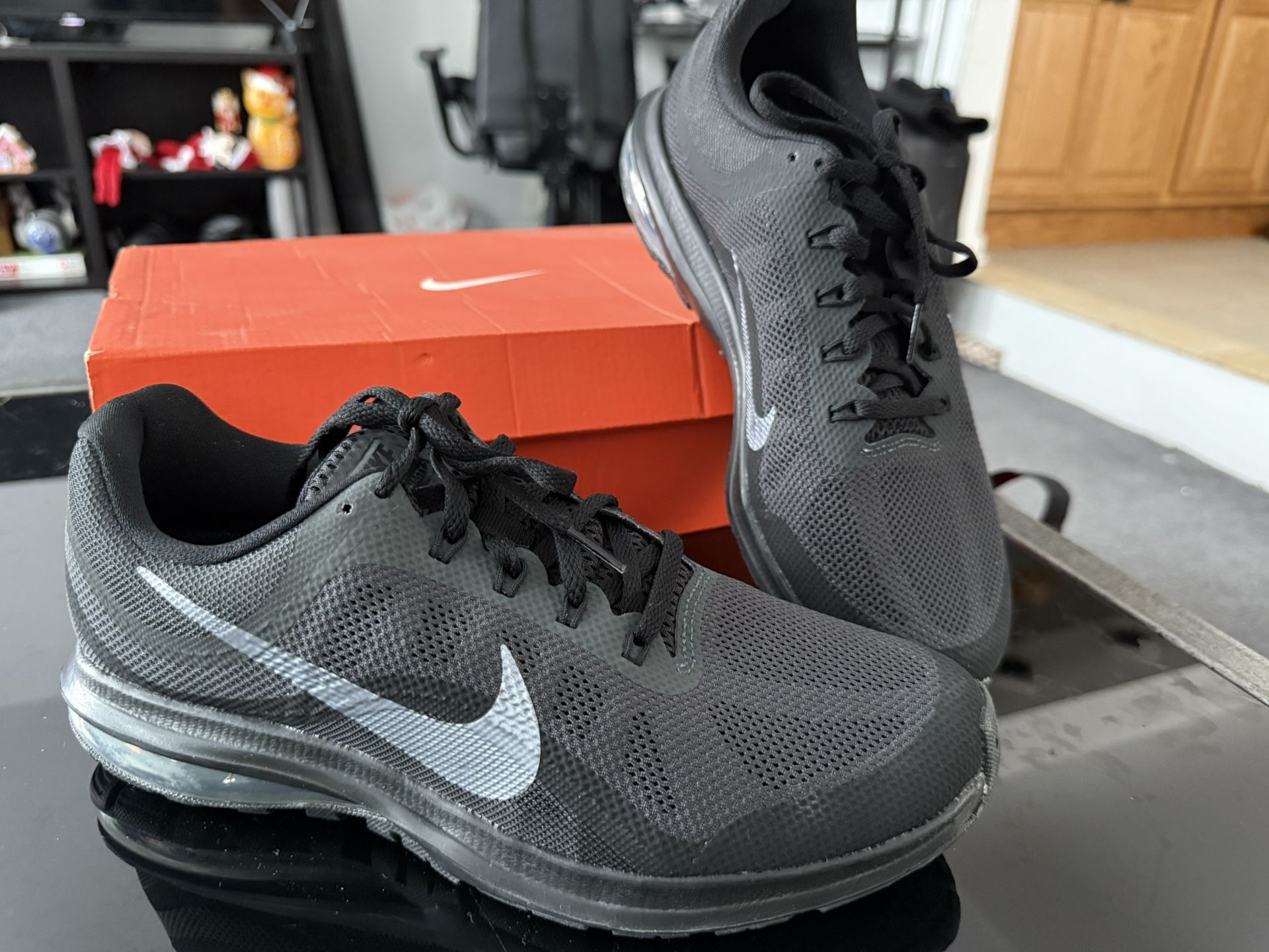 New Men’s Nike Size 8.5