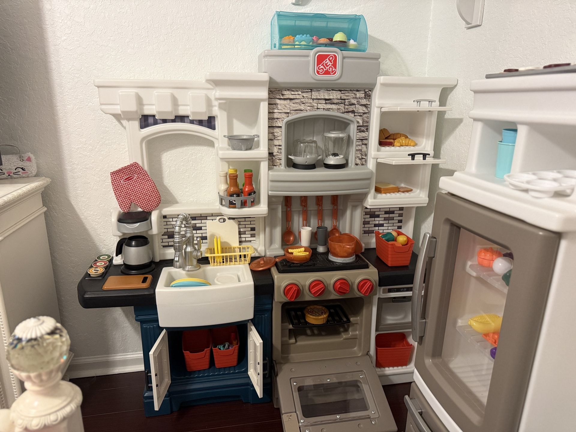 Step2  Kids Kitchen Play Set Used
