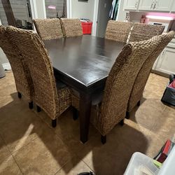 Dining Room Set Read Below 