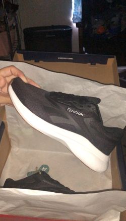 (NEW) Reebok 6.5 Women’s- Last Pair