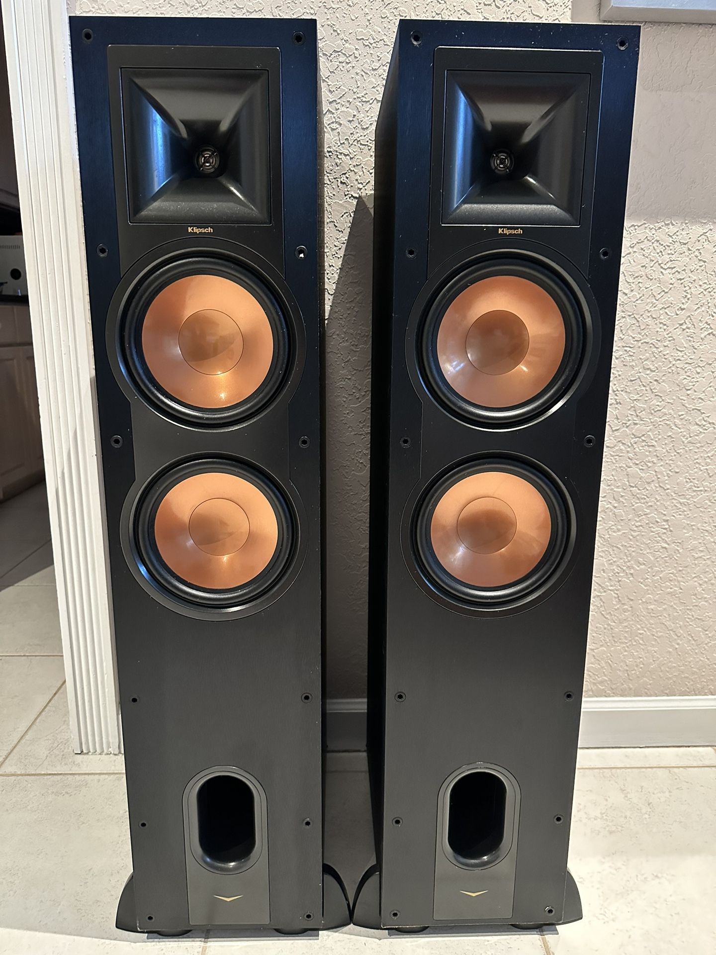 Klipsch R-28F Reference Floor Speakers with dual 8" woofers!