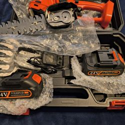 Brand New Hedge Trimmer With Two 24v Batterys & Charger 
