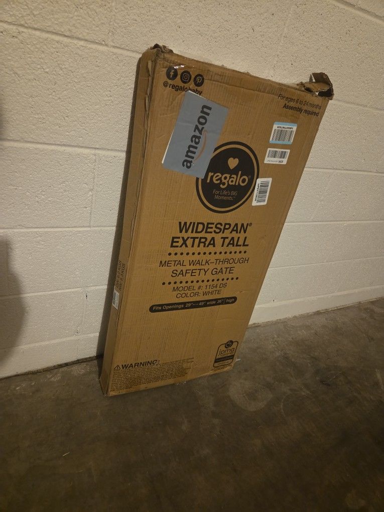 Regalo 36-Inch Extra Tall and 49-Inch-Wide Walk Thru Baby Gate, Includes 4-Inch and 12-inch Extension Kit, 4 Pack of Pressure Mount Kit and 4 Pack of