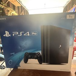 PS4 Pro 1TB – Works Great 