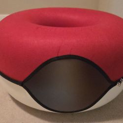 Cattasaurus Peekaboo Cave