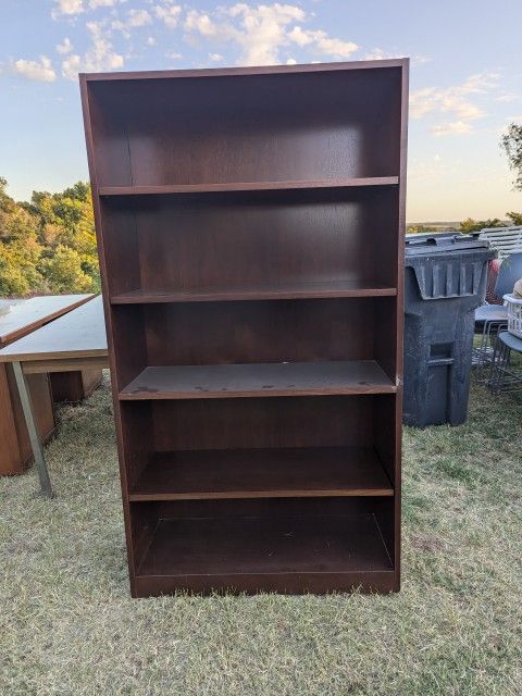 Bookshelf With Adjustable Shelves
