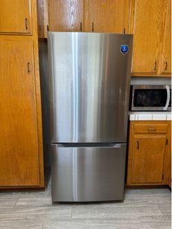 Fridge - Excellent condition